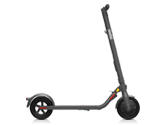 Moderner Elektroroller mit Straßenzulassung. Segway Ninebot KickScooter E22D
